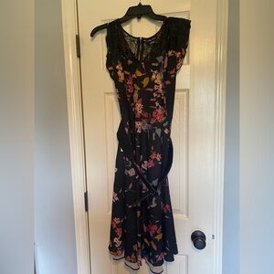 City Chic - Floral Vintage Sensai Dress with Lace Detail